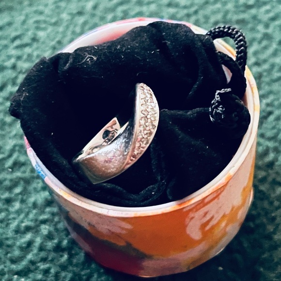 14k White Gold Wave Diamond Pinky Ring. Size 4. - Picture 5 of 6